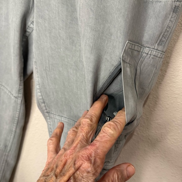 Sundance Evenfall Cargo Pants Drawstring Zippers Tencel Lt Grey Women’s Size 12P - Picture 3 of 16